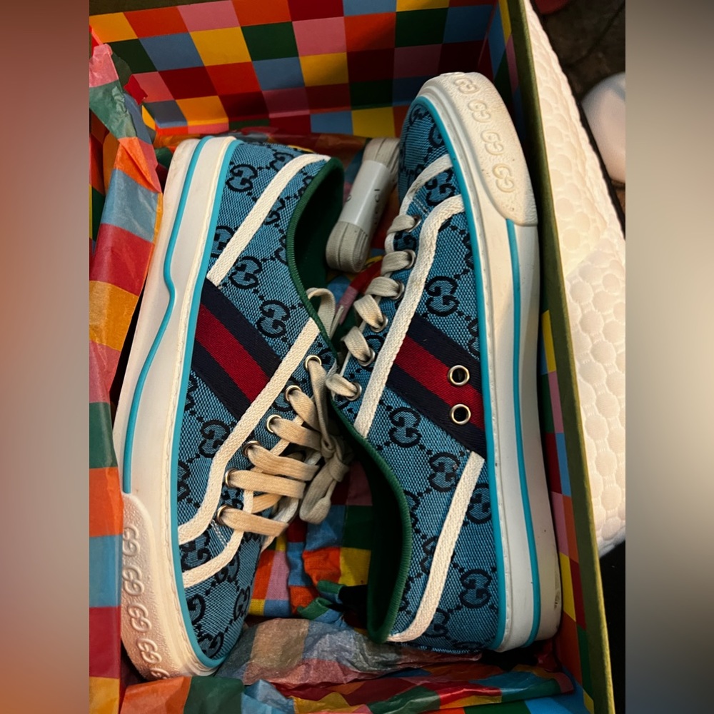 Gucci sneakers size 37